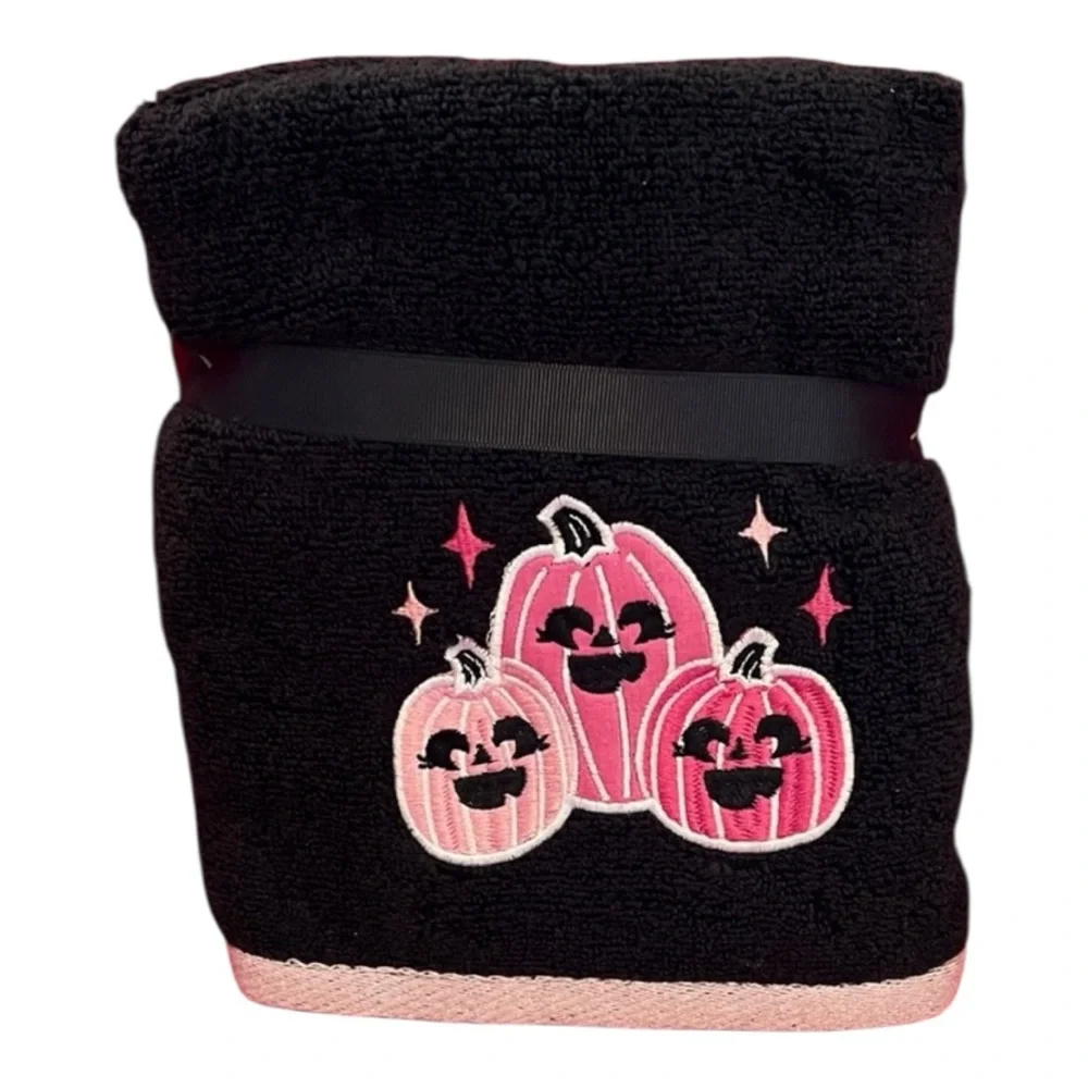 Betsey Johnson Halloween Hand Towel Set Pumpkins Embroidered Black Pink 2 Pk